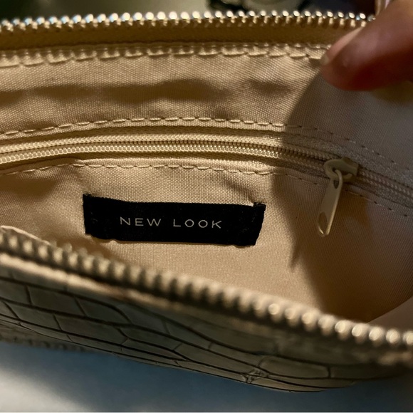 🆕 New Look Tan Wristlet NWOT - Picture 5 of 10